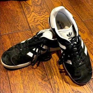 Adidas gazelle sneaker